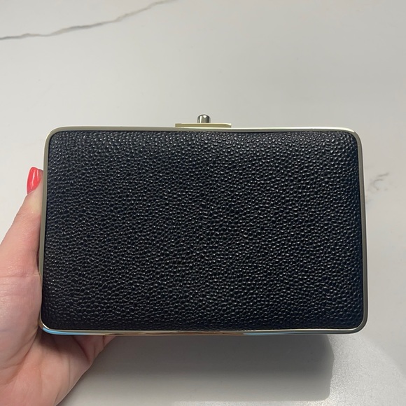 henri bendel Handbags - Henri Bendel clutch.